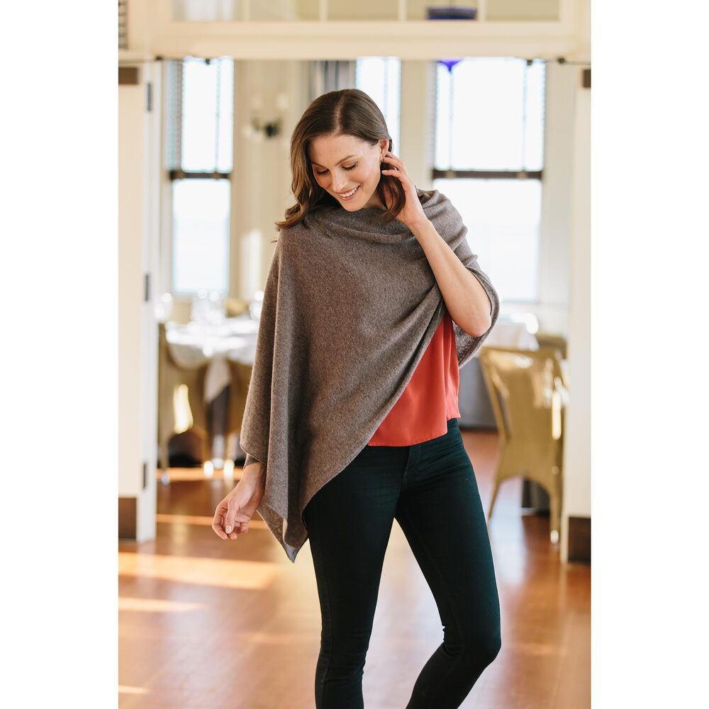 8543 Womens Claudia Nichole 100% Cashmere Dress Topper Poncho - Cashmere - Picture 3 of 3